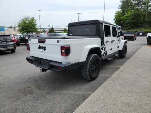 Used 2021 Jeep Gladiator Sport AWD/4WD image 6
