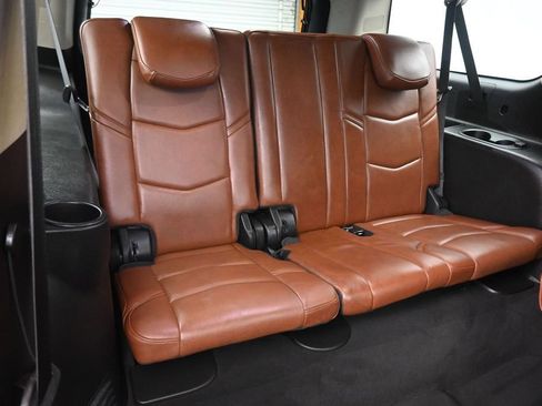 Used 2019 Cadillac Escalade ESV Luxury AWD/4WD image 47