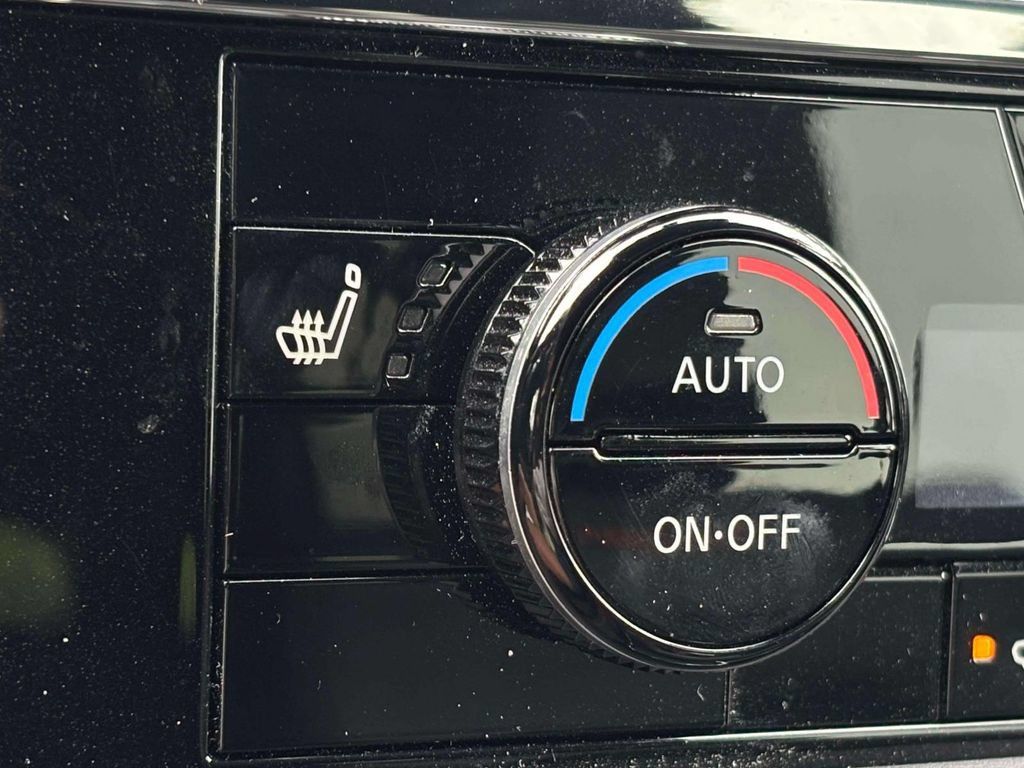 Used 2024 Nissan Pathfinder Rock Creek AWD/4WD image 14