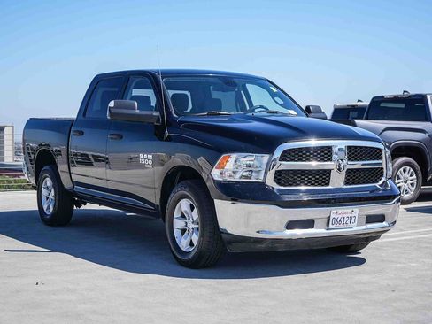 Used 2023 RAM 1500 Classic SLT w/ Trailer & Traction Group AWD/4WD image 3