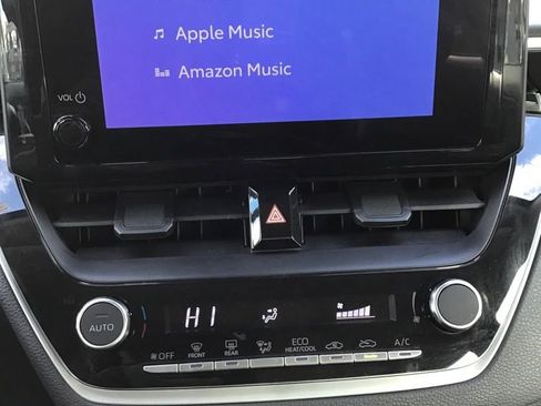 Used 2025 Toyota Corolla LE image 10