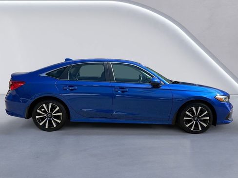 Used 2023 Honda Civic EX image 2