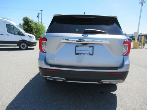 Used 2023 Ford Explorer XLT w/ Equipment Group 202A AWD/4WD image 6
