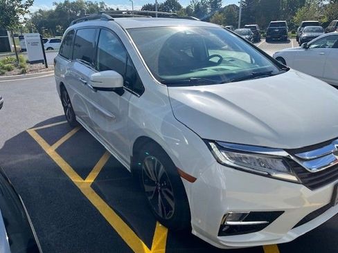 Used 2019 Honda Odyssey Elite image 3