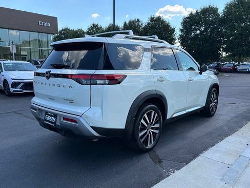 Used 2024 Nissan Pathfinder Platinum w/ Cargo Package AWD/4WD image 9