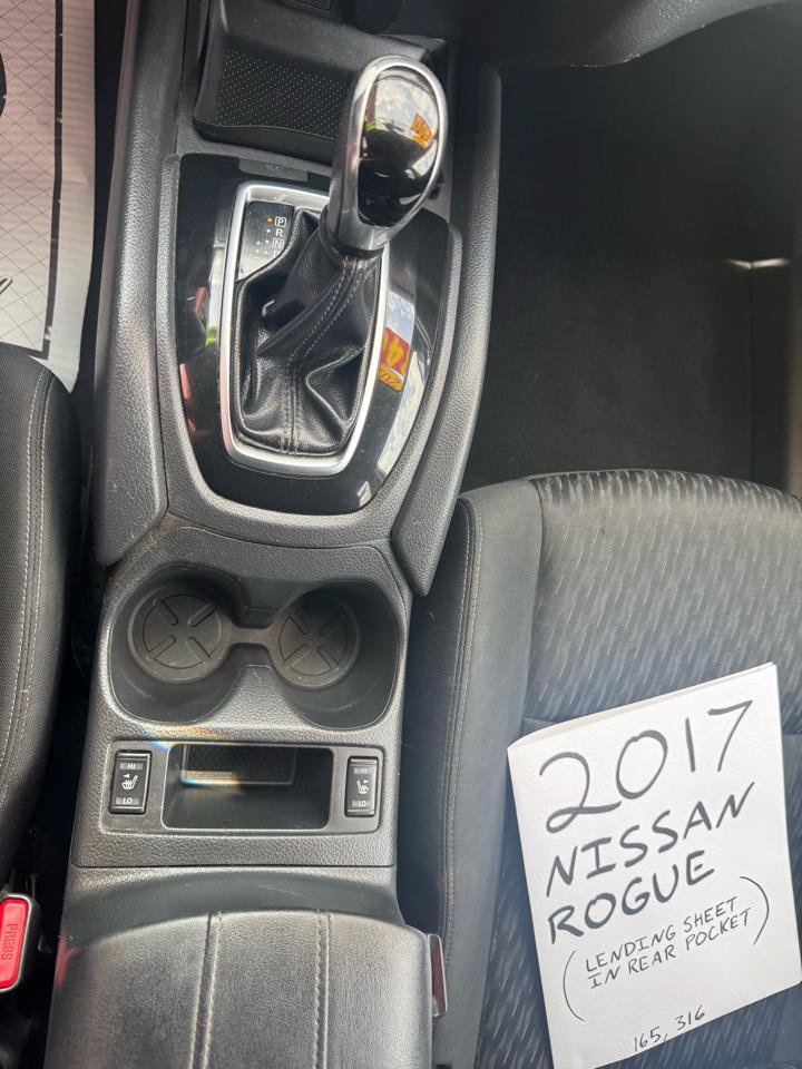 Used 2017 Nissan Rogue SV AWD/4WD image 11