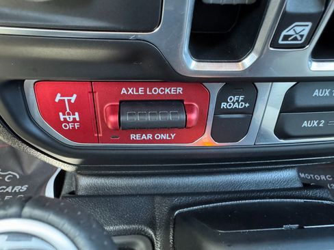 Used 2021 Jeep Gladiator Mojave w/ Uconnect 4C Nav & Sound Group image 27