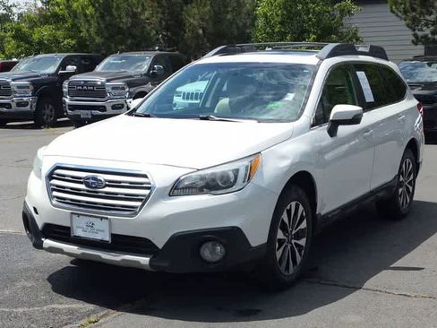 Used 2015 Subaru Outback 2.5i Limited AWD/4WD image 4