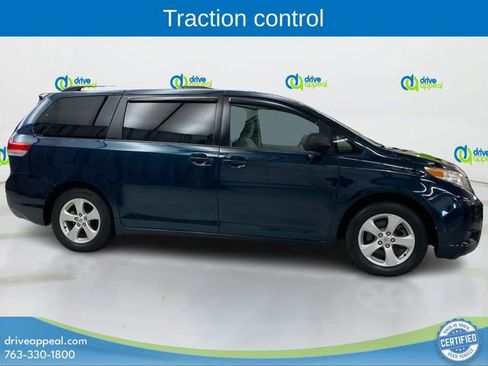 Used 2011 Toyota Sienna LE image 4