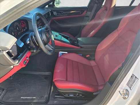 Used 2024 Porsche Panamera image 16