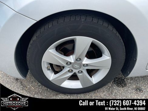 Used 2013 Hyundai Elantra GLS w/ Preferred Pkg FWD image 25
