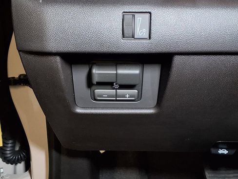 New 2026 GMC Canyon AT4 w/ Nightfall Edition AWD/4WD image 17