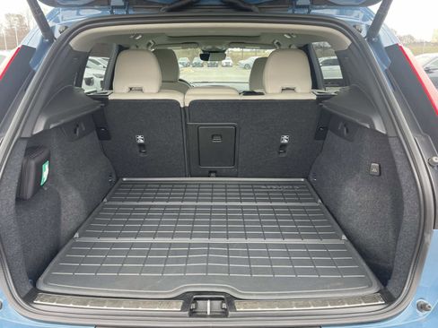 Certified 2024 Volvo XC40 B5 Plus w/ Protection Package Premier image 10