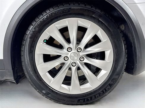 Used 2017 Tesla Model X 100D image 9