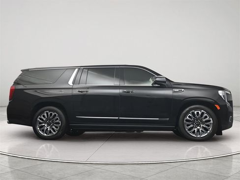 Used 2023 GMC Yukon XL Denali Ultimate image 27
