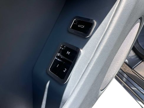 Used 2024 Bentley Flying Spur V8 AWD/4WD image 27