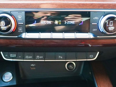 Used 2021 Audi A4 2.0T Premium w/ Convenience Package image 28