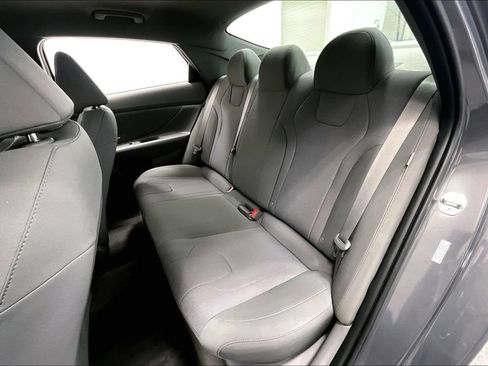 Certified 2024 Hyundai Elantra SE FWD image 27