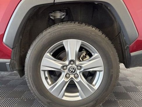 Used 2022 Toyota RAV4 XLE w/ Convenience Package FWD image 10