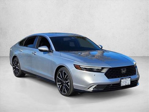 Used 2026 Honda Accord Touring image 3