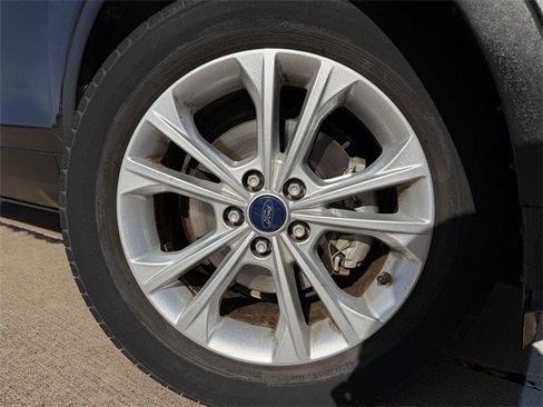 Used 2017 Ford Escape SE image 10