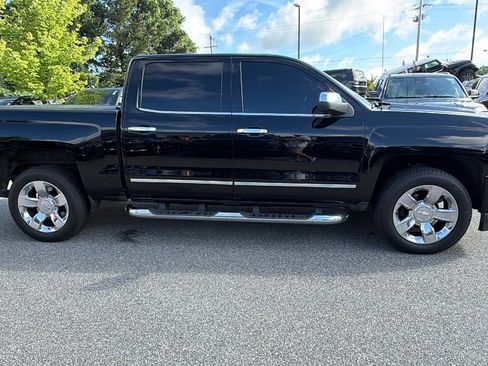Used 2017 Chevrolet Silverado 1500 LTZ Z71 w/ LTZ Plus Package AWD/4WD image 7