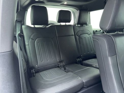 Used 2024 Land Rover Defender 130 X image 40