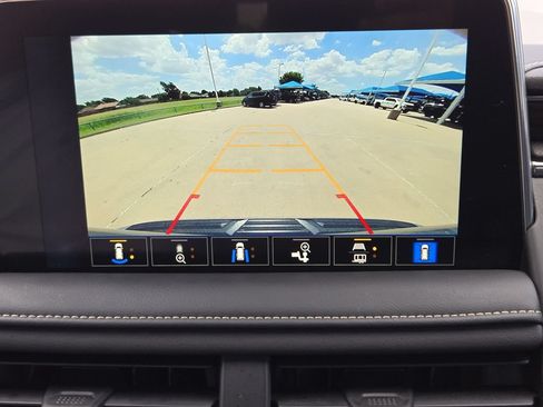 Used 2023 Chevrolet Tahoe Premier AWD/4WD image 13