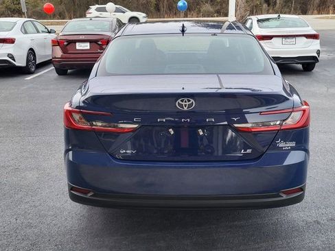 Used 2025 Toyota Camry LE image 3