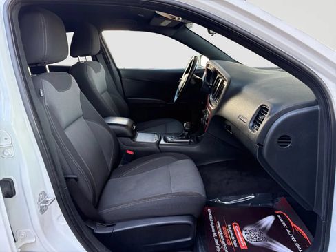 Used 2018 Dodge Charger SXT w/ Blacktop Package RWD image 21