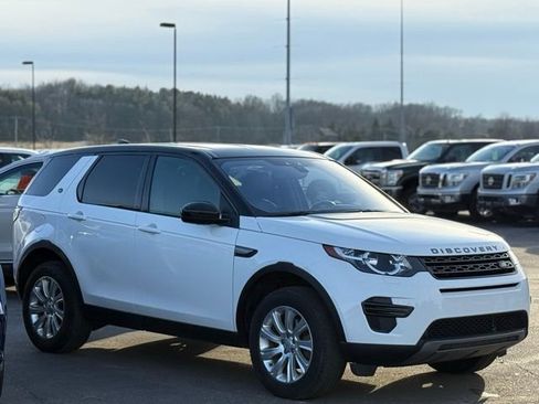 Used 2018 Land Rover Discovery Sport SE image 33