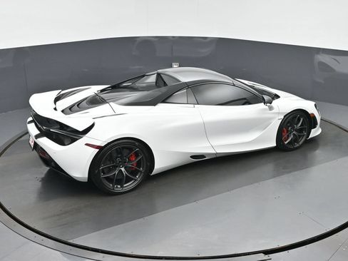 Used 2020 McLaren 720S Performance RWD image 32
