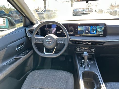 Used 2026 Nissan Kicks SV image 22