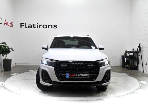 Used 2025 Audi Q7 2.0T Premium Plus w/ Premium Plus Package image 3
