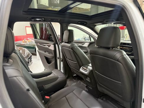 Used 2025 Cadillac XT6 Sport w/ LPO, Floor Liner Package AWD/4WD image 14