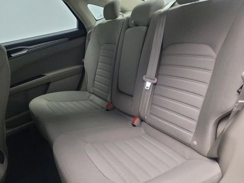 Used 2020 Ford Fusion SE image 18