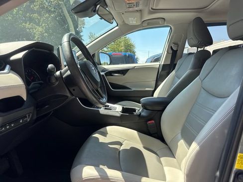 Used 2021 Toyota RAV4 XLE Premium AWD/4WD image 13