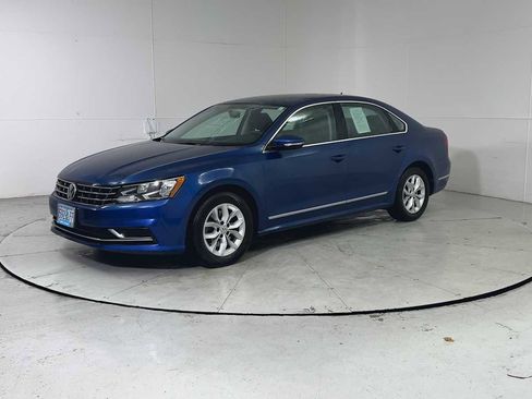 Used 2016 Volkswagen Passat 1.8T image 6