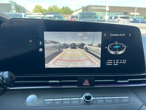 Used 2024 Hyundai Elantra SEL FWD image 23