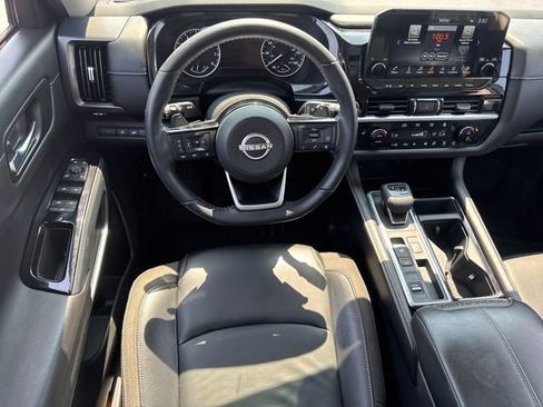Used 2022 Nissan Pathfinder SL w/ SL Premium Package FWD image 16