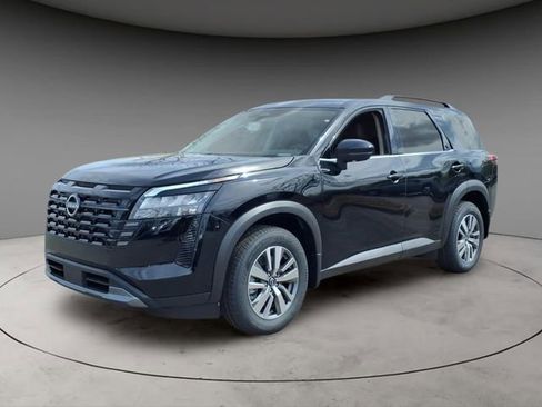 New 2026 Nissan Pathfinder SL image 1
