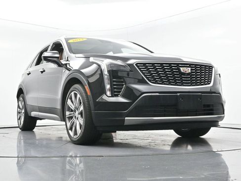 Certified 2022 Cadillac XT4 Premium Luxury w/ Enhanced Visibility Package AWD/4WD image 45