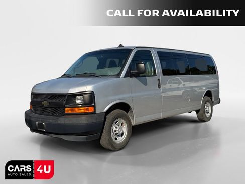 Used 2017 Chevrolet Express 3500 LS RWD image 3