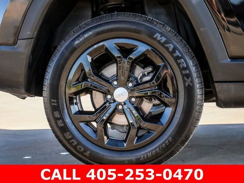 Used 2024 Jeep Compass Latitude AWD/4WD image 9