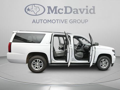 Used 2018 Chevrolet Suburban LT RWD image 42