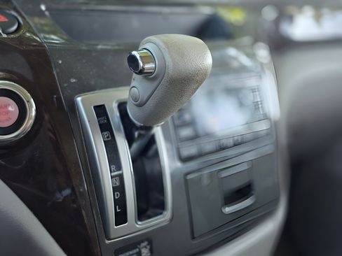 Used 2014 Nissan Quest SV FWD image 28