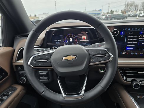 Used 2025 Chevrolet Suburban High Country image 25