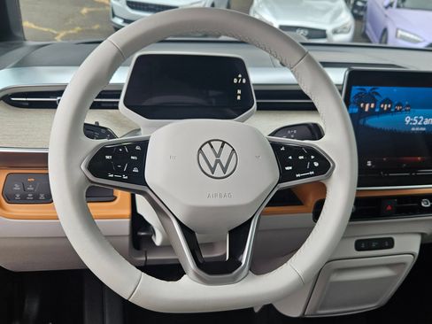 Used 2025 Volkswagen ID. Buzz Pro S Plus AWD/4WD image 13