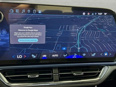 New 2025 Chevrolet Equinox EV LT image 8