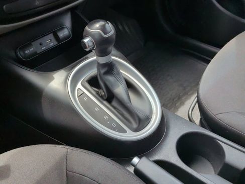 Used 2017 Kia Soul FWD image 19